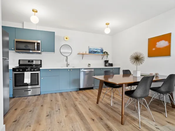 Gault Villas, 15432 Gault St #D6cab10e9, Van Nuys, CA 91406