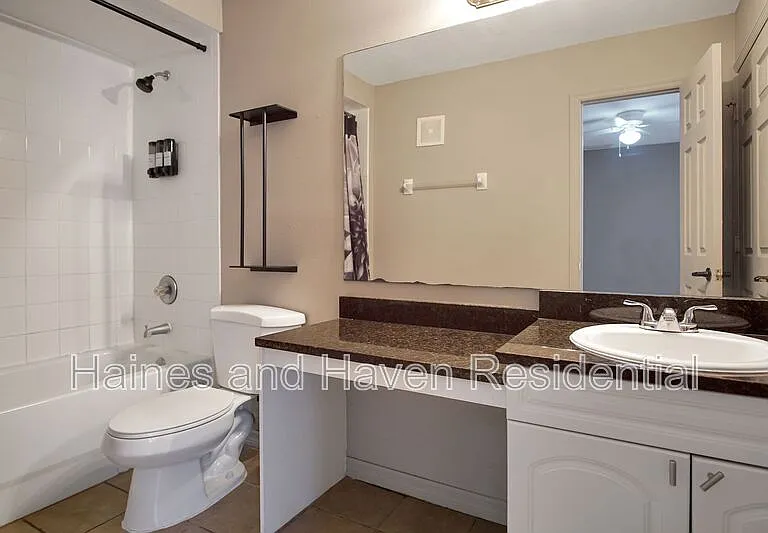 2326 Fan Palm Dr — Photo 11