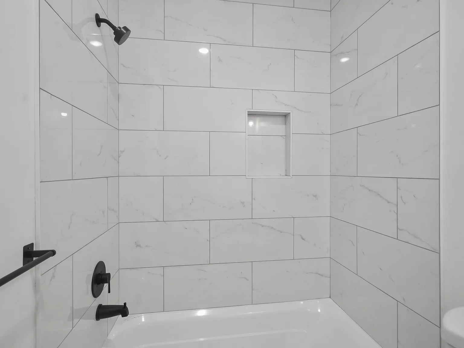286 Littleton Ave — Photo 3
