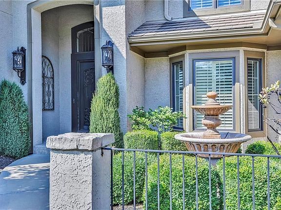 5th image of 6212 W 138th St