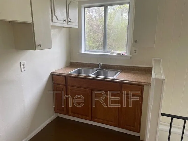 1080 E Cornell Ave — Photo 10
