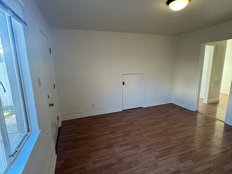 1033 Estudillo St — Photo 8