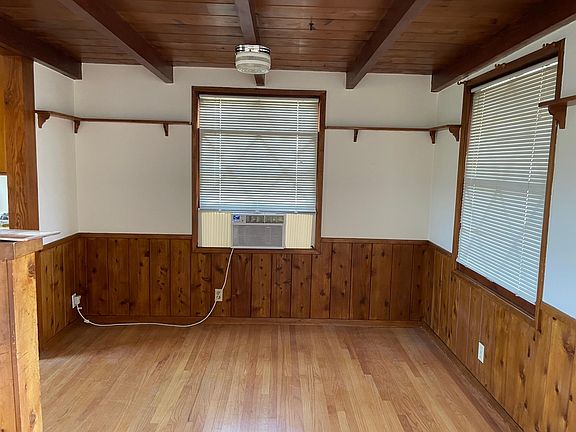 2nd image of 1585 N Altadena Dr