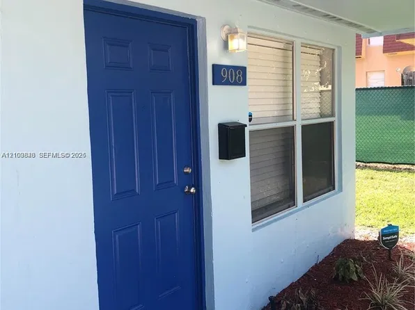 906 Greenbriar Dr #908, West Palm Beach, FL 33403