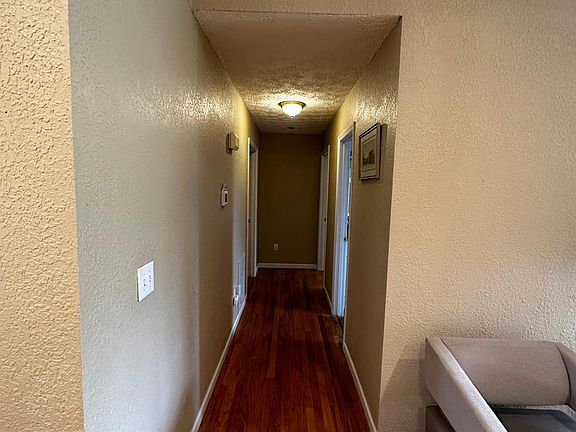 5th image of 1894 Southcliff Dr