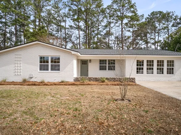 642 Parker Dr, Hinesville, GA 31313