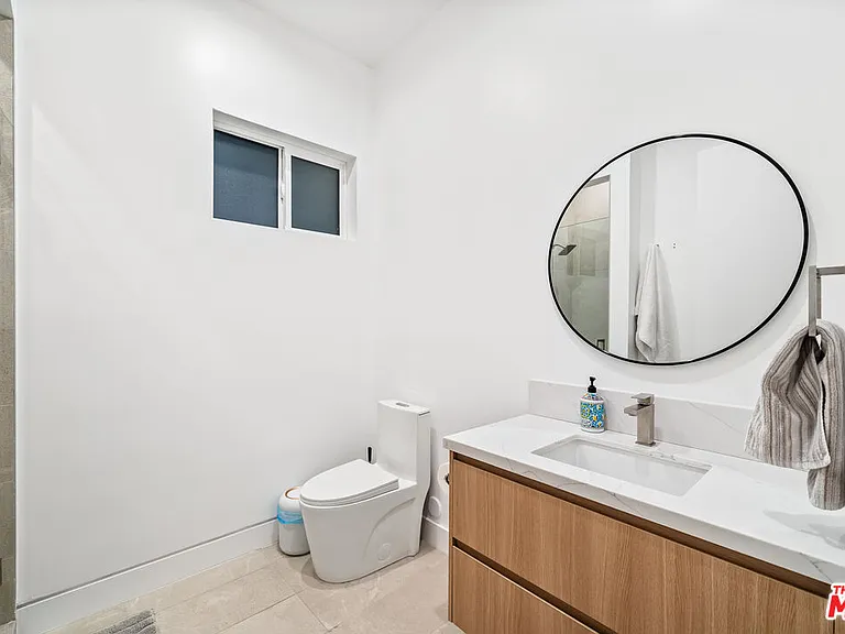 5826 Corbin Ave — Photo 26