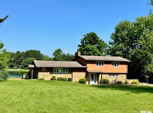 203 Leland Lake Dr, Jacksonville, IL 62650