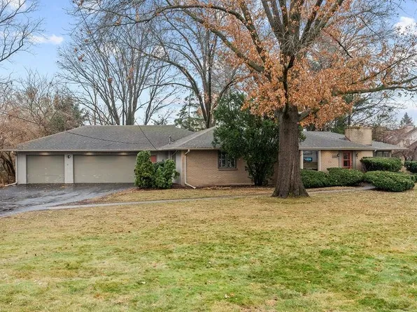6399 Spring Brook Rd, Rockford, IL 61114