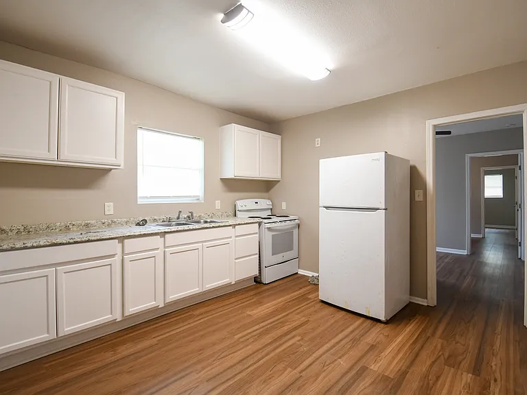 1021 Egania St #A — Photo 3