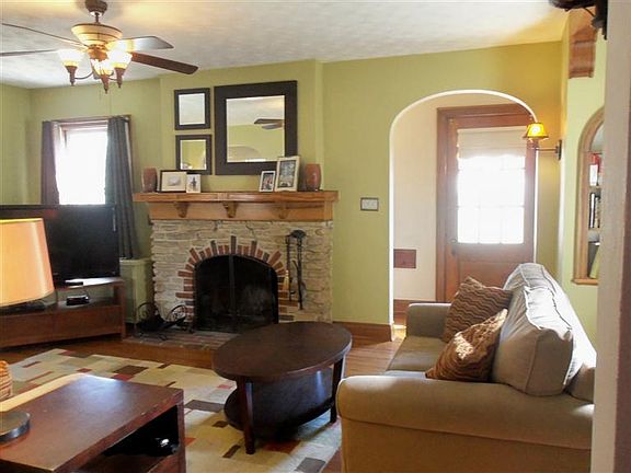 3rd image of 753 Clanora Dr