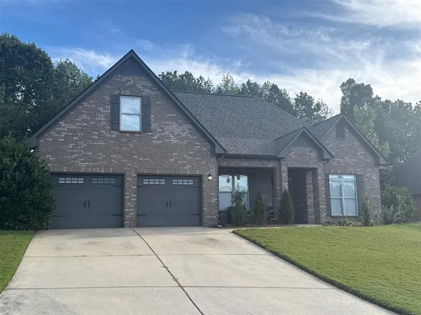 3335 Chapel Hills Pkwy, Fultondale, AL 35068
