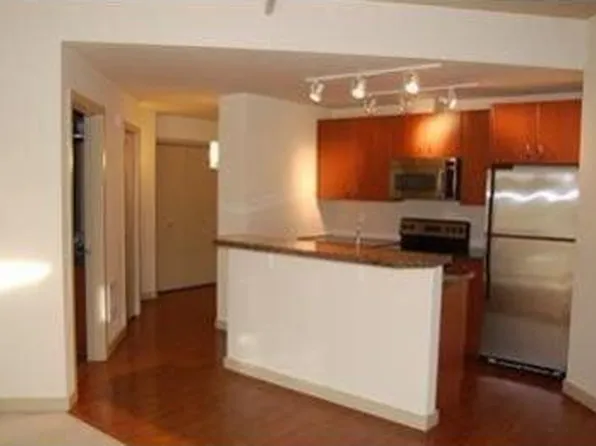 103 Bellevue Ave E, Seattle, WA