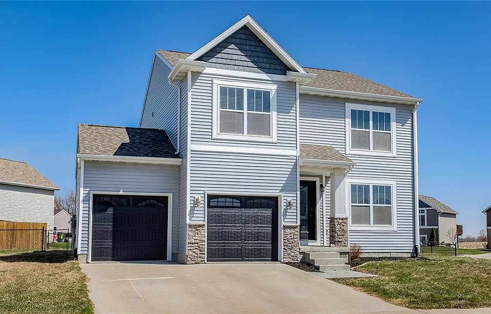 1st image of 3305 Hawthorn Dr SW