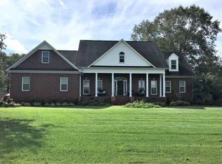 1702 Foxcroft Dr, Athens, AL 35613