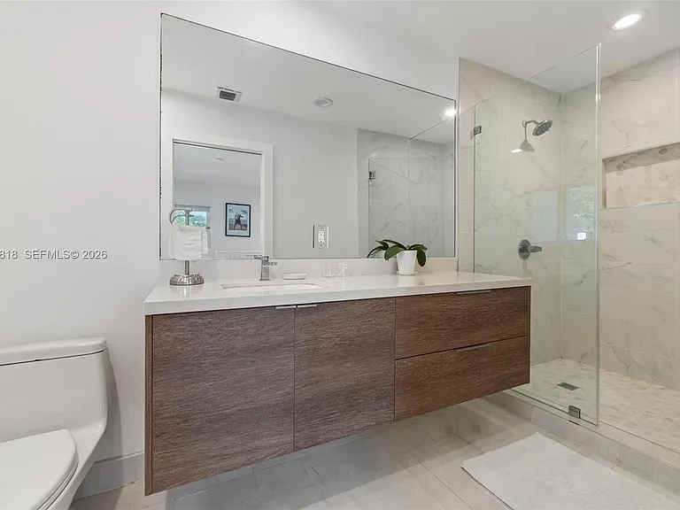 1014 Jefferson St — Photo 35