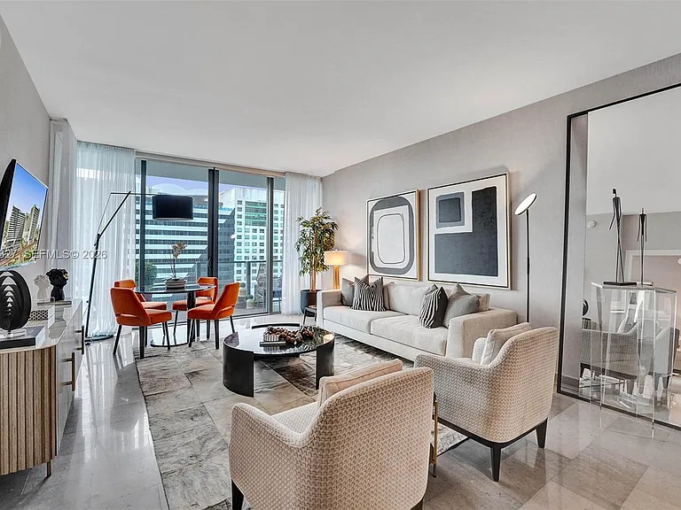88 SW 7th St #1408 — Photo 8