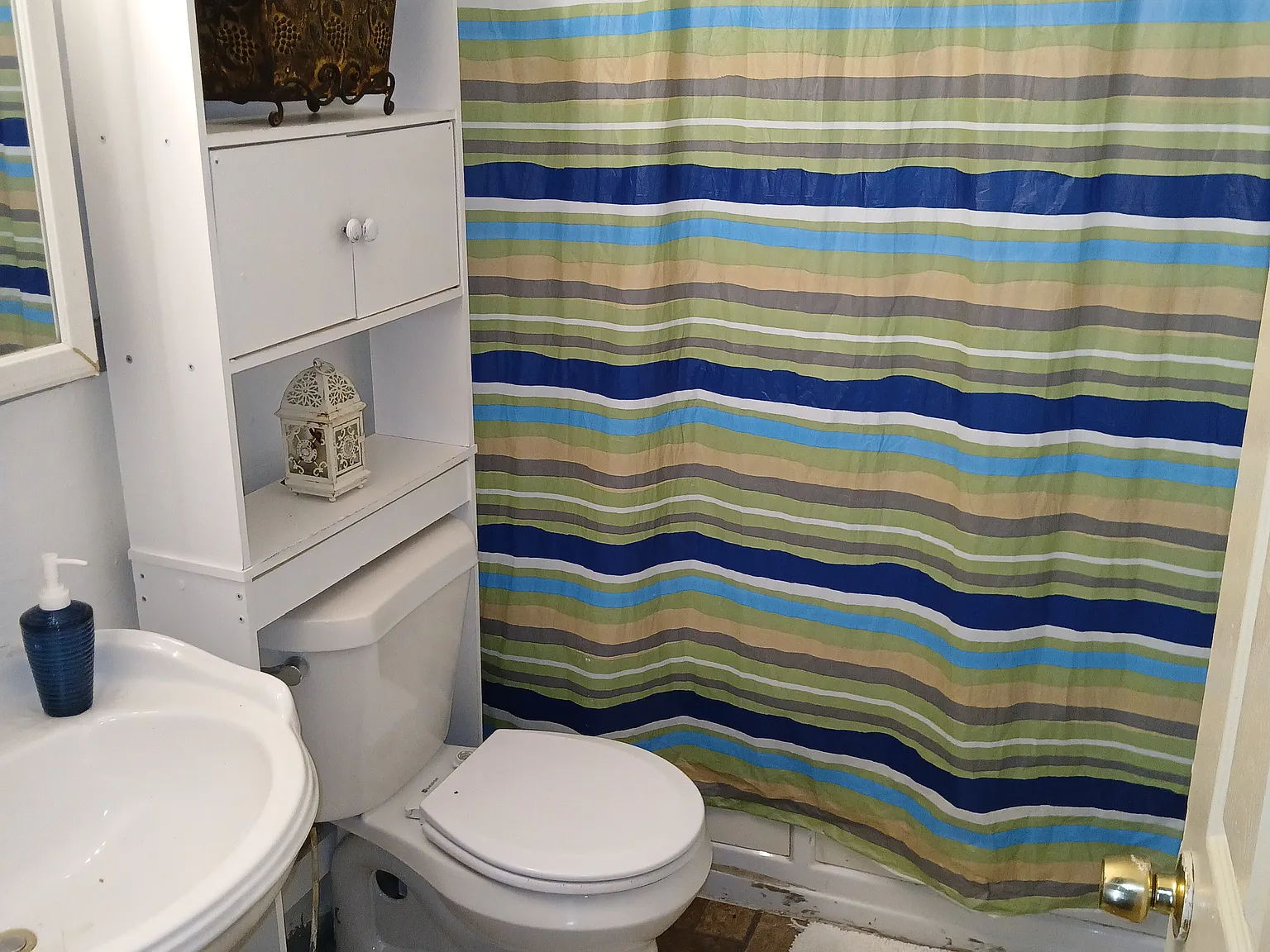 3 bed, 900 sqft, $1,200 — Photo 4