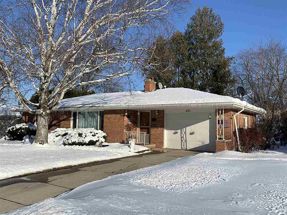 2nd image of 851 Neufeld St