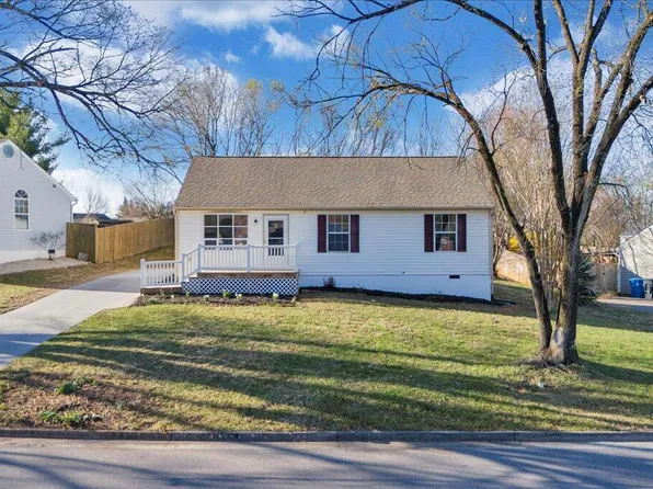 3350 Springtree Dr NE, Roanoke, VA 24012