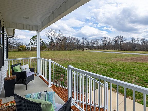 3rd image of 58 Pleasant Valley Rd