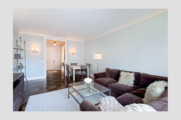 Sold by Stribling | media 2