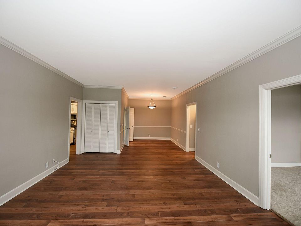 1st image of 4141 Woodlawn Dr #W67-1