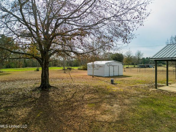300 Easley Rd, Lucedale, MS 39452