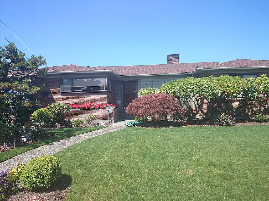 3003 29th Ave W photo 1