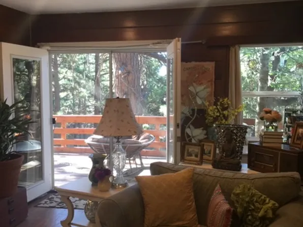 31745 Panorama Dr, Running Springs, CA 92382