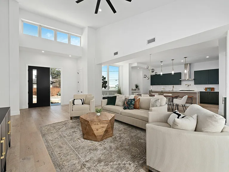 1119 Fairmount Ave — Photo 4