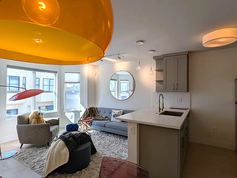 470 Clementina St #202 — Photo 8