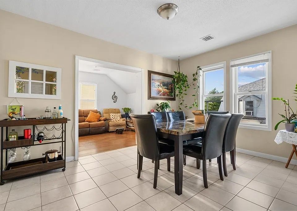 1st image of 18 Coral St #1