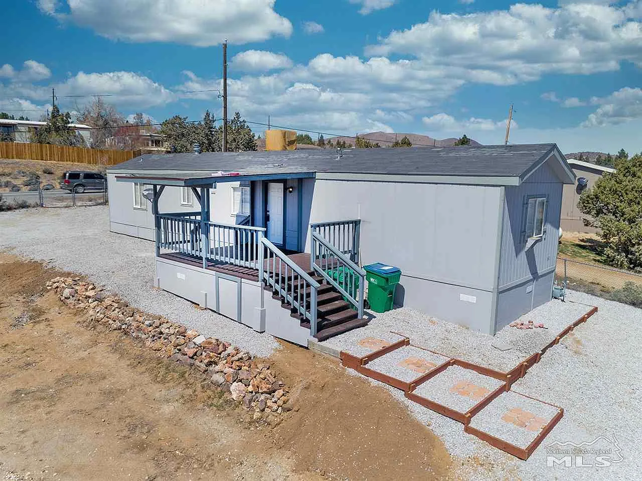 160 Lost Cir photo 1