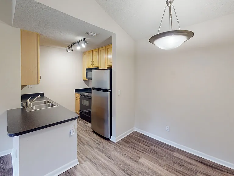 Altamira Place Apartment Homes — Photo 81