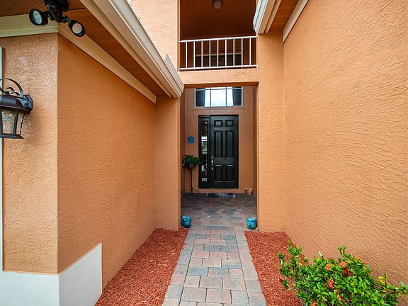 2nd image of 312 NW Somerset Circle
