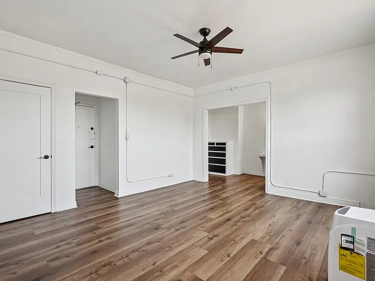5870 Franklin ave — Photo 16