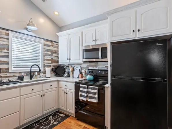 4879 Vaucluse Rd, Aiken, SC 29801