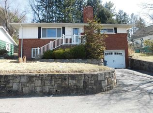 1126 S Park Dr, Fairmont, WV 26554