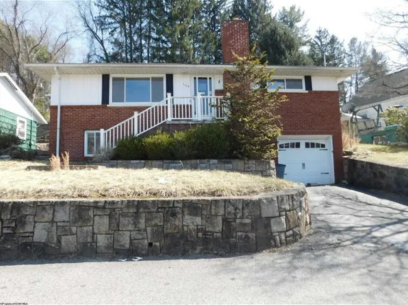 1126 S Park Dr, Fairmont, WV 26554