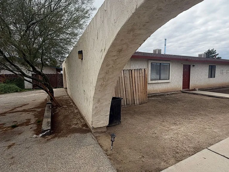 6672 Mesquite Ave — Photo 2