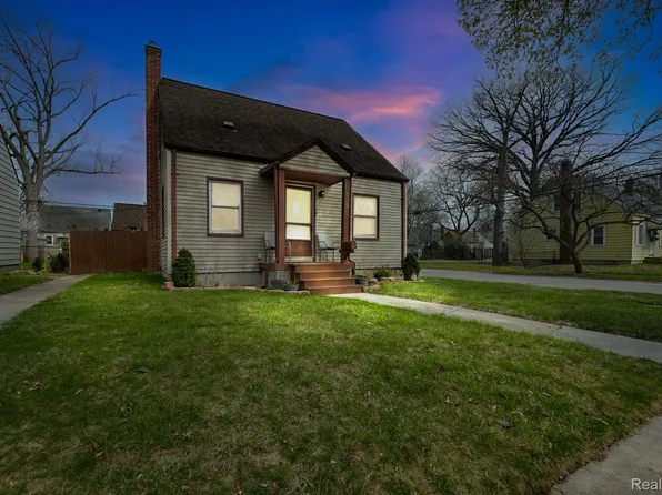 3260 Kenwood St, Ferndale, MI 48220