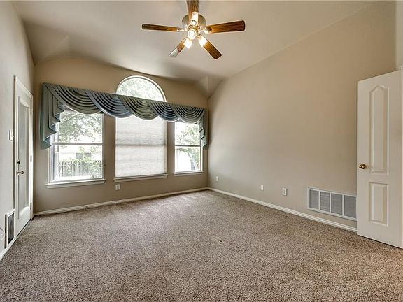 5th image of 4522 Julian Dr