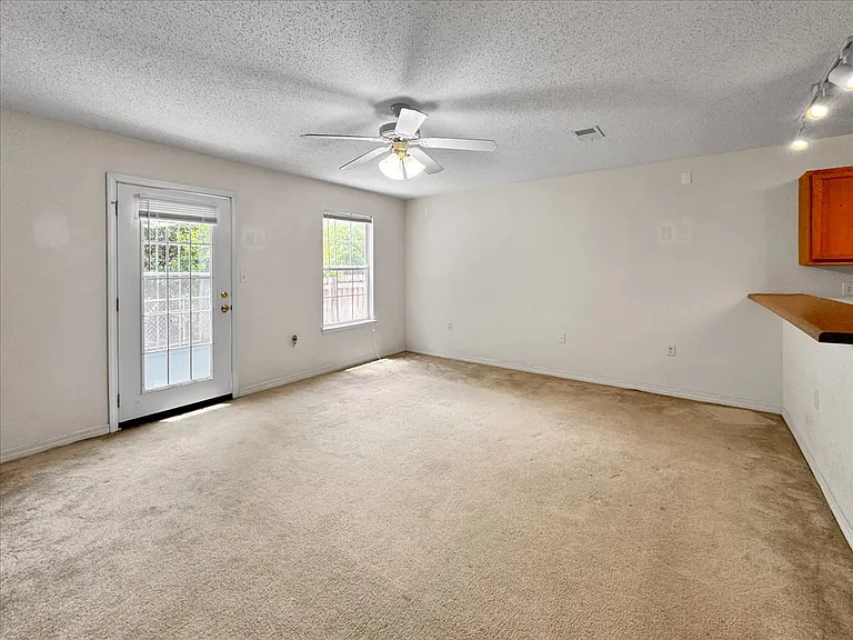 994 Scenic Oak Ln — Photo 10