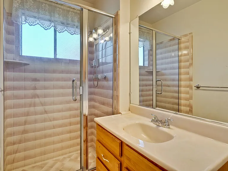 1109 White Cliff Dr — Photo 52