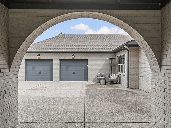 5th image of 814 Fontwell Ln