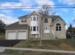 4 Bellows Lane, Towaco, NJ 07005