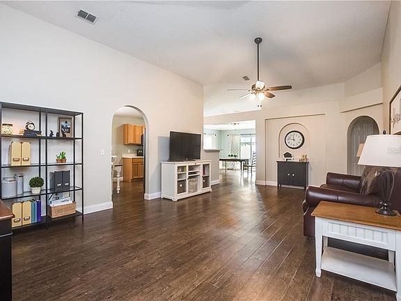3rd image of 591 Brown Bear Way