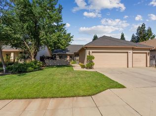 2526 Applegate Ave, Clovis, CA 93611