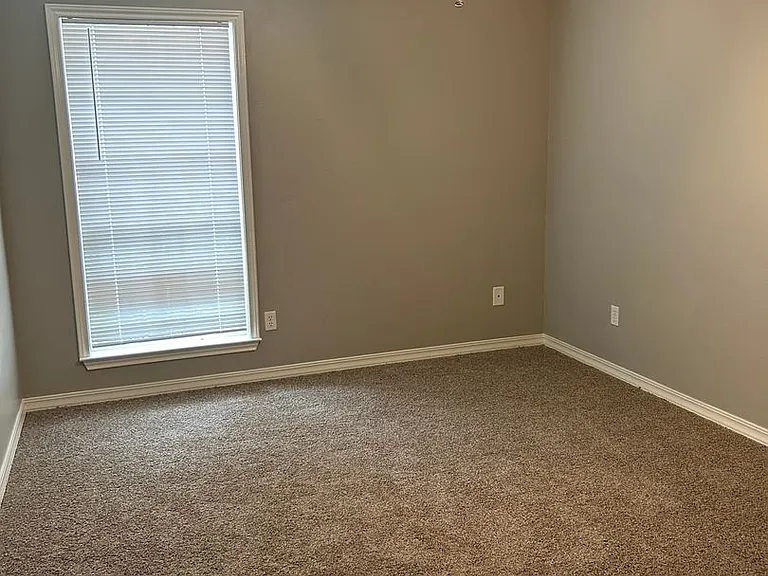 1138 Kensington Ct — Photo 34